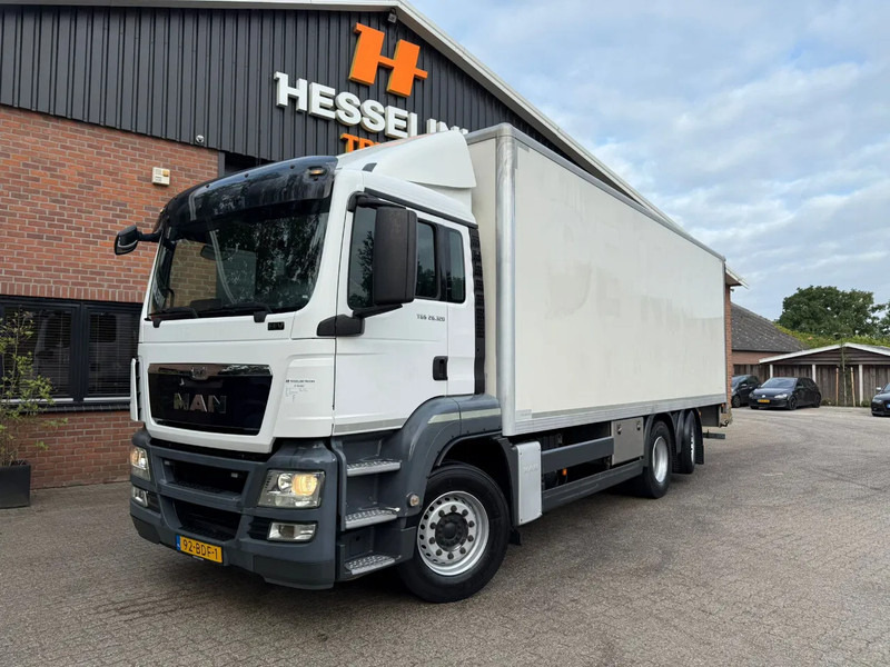 MAN TGS 26.320 EEV Koffer Stuuras AHK 3.000KG LBW 370.859 KM! NL Truck - Skříňový nákladní auto: obrázok 1 MAN TGS 26.320 EEV Koffer Stuuras AHK 3.000KG LBW 370.859 KM! NL Truck - Skříňový nákladní auto: obrázok 1