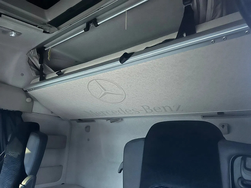 Mercedes-Benz Actros 1840 4X2 679.306KM NL Truck - Ťahač: obrázok 4 Mercedes-Benz Actros 1840 4X2 679.306KM NL Truck - Ťahač: obrázok 4