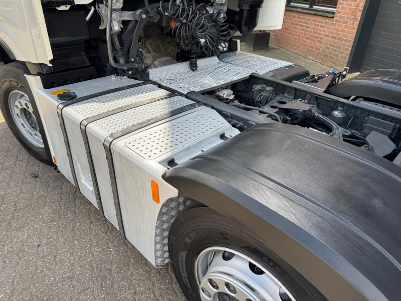Mercedes-Benz Actros 2545 6X2 Gigaspace Gestuurde voorloopas NL Truck 327.240KM - Ťahač: obrázok 5 Mercedes-Benz Actros 2545 6X2 Gigaspace Gestuurde voorloopas NL Truck 327.240KM - Ťahač: obrázok 5