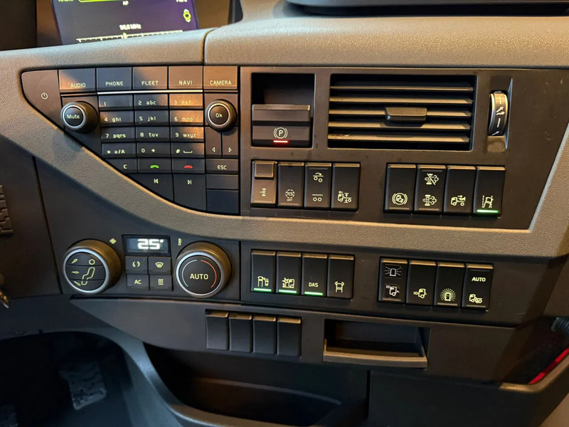 Ťahač Volvo FH 460 6X2 Globetrotter XL ADR 427.228KM!! NL Truck: obrázok 9 Ťahač Volvo FH 460 6X2 Globetrotter XL ADR 427.228KM!! NL Truck: obrázok 9