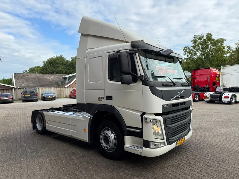 Volvo FM 330 Slaapcabine Side skirts NL Truck APK/TUV 05-2026 - Ťahač: obrázok 2 Volvo FM 330 Slaapcabine Side skirts NL Truck APK/TUV 05-2026 - Ťahač: obrázok 2