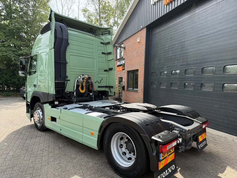 Volvo FM 370 Globetrotter XL Xenon Side skirts NL Truck - Ťahač: obrázok 5 Volvo FM 370 Globetrotter XL Xenon Side skirts NL Truck - Ťahač: obrázok 5