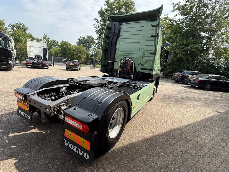 Volvo FM 370 Globetrotter XL Xenon Side skirts NL Truck - Ťahač: obrázok 4 Volvo FM 370 Globetrotter XL Xenon Side skirts NL Truck - Ťahač: obrázok 4