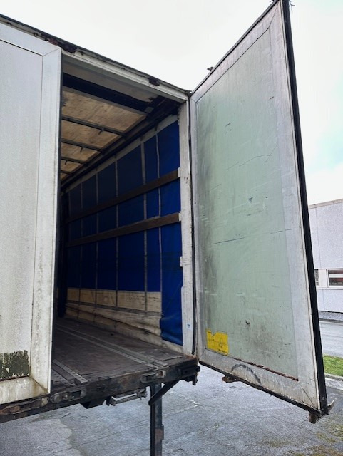 Kögel BDF-System 7.450 mm, Heck hohe Portaltüren - Plachtová nadstavba: obrázok 3 Kögel BDF-System 7.450 mm, Heck hohe Portaltüren - Plachtová nadstavba: obrázok 3