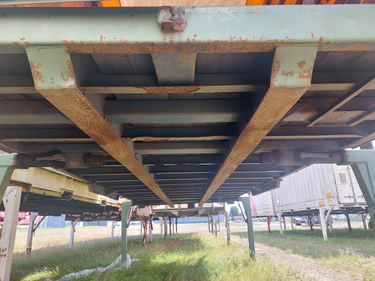 Kögel BDF-System, 7.450 mm lang, Heck: niedrige Türen - Plachtová nadstavba: obrázok 4 Kögel BDF-System, 7.450 mm lang, Heck: niedrige Türen - Plachtová nadstavba: obrázok 4