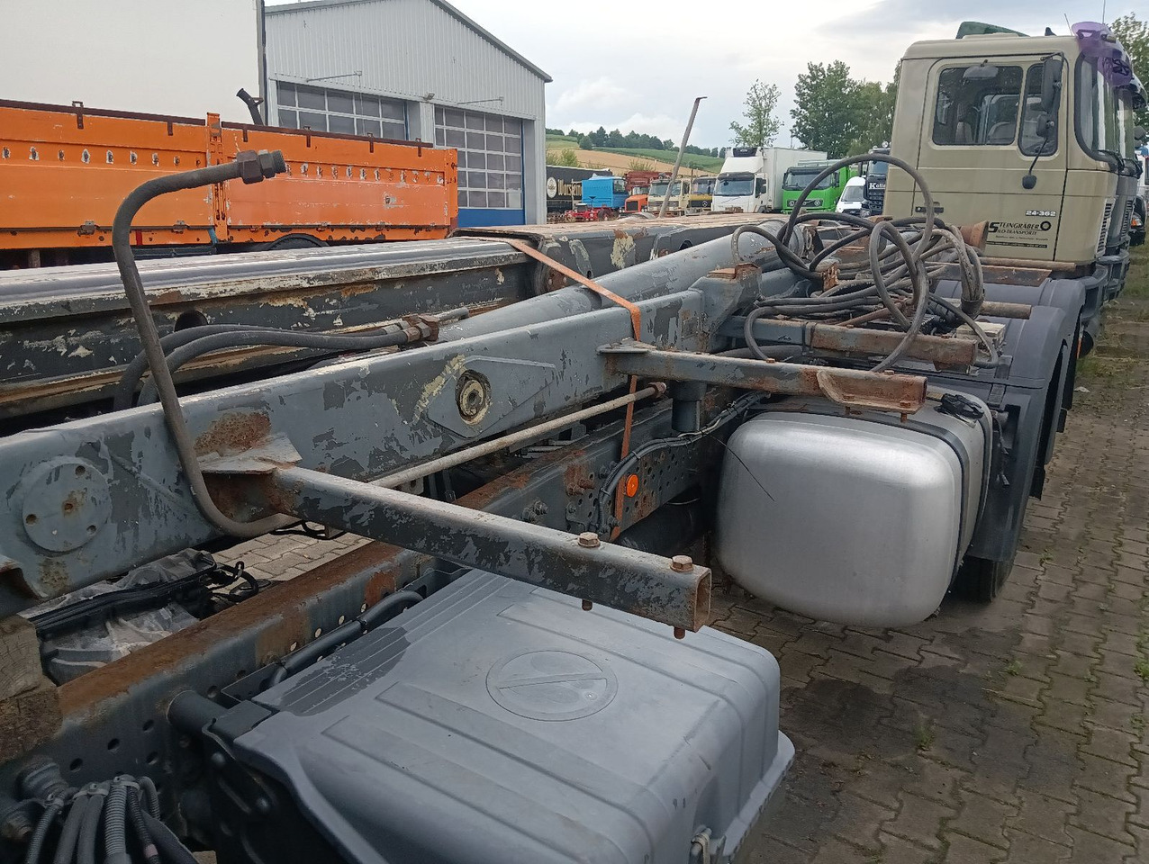 Mercedes-Benz 2545 6x2 Lenk/Lift MEILLER RK2070 Luft/Luft - Podvozek s kabinou: obrázok 5 Mercedes-Benz 2545 6x2 Lenk/Lift MEILLER RK2070 Luft/Luft - Podvozek s kabinou: obrázok 5