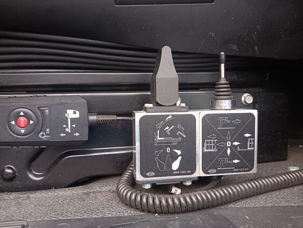 Mercedes-Benz ACTROS 2651 MP5 6x2 MEILLER RETARDER LENKACHS - Hákový nosič kontajnerov: obrázok 4 Mercedes-Benz ACTROS 2651 MP5 6x2 MEILLER RETARDER LENKACHS - Hákový nosič kontajnerov: obrázok 4