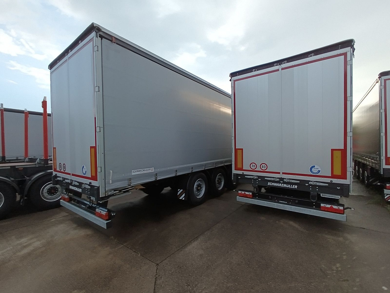 Schwarzmüller PowerLine LIFT/LENKACHSE HUBDACH 5880kg NEU Schwarzmüller PowerLine LIFT/LENKACHSE HUBDACH 5880kg NEU - Plachtový náves: obrázok 5 Schwarzmüller PowerLine LIFT/LENKACHSE HUBDACH 5880kg NEU Schwarzmüller PowerLine LIFT/LENKACHSE HUBDACH 5880kg NEU - Plachtový náves: obrázok 5