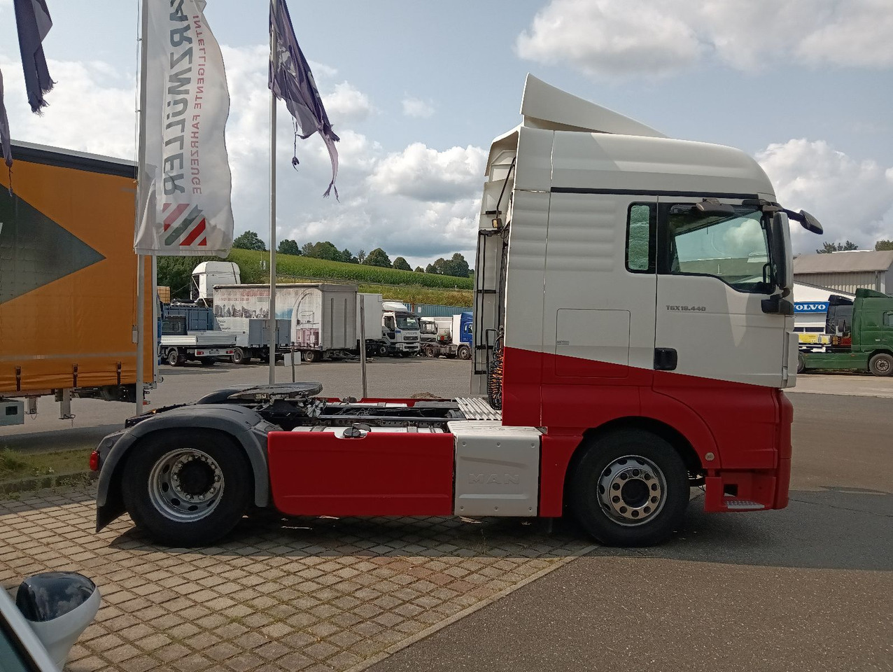 MAN TGX 18:440 BLS INTARDER Vollspoiler Reifen70-90% MAN TGX 18:440 BLS INTARDER Vollspoiler Reifen70-90% - Ťahač: obrázok 3 MAN TGX 18:440 BLS INTARDER Vollspoiler Reifen70-90% MAN TGX 18:440 BLS INTARDER Vollspoiler Reifen70-90% - Ťahač: obrázok 3