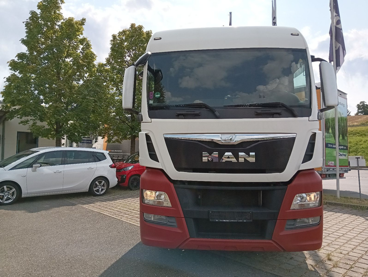 MAN TGX 18:440 BLS INTARDER Vollspoiler Reifen70-90% MAN TGX 18:440 BLS INTARDER Vollspoiler Reifen70-90% - Ťahač: obrázok 2 MAN TGX 18:440 BLS INTARDER Vollspoiler Reifen70-90% MAN TGX 18:440 BLS INTARDER Vollspoiler Reifen70-90% - Ťahač: obrázok 2