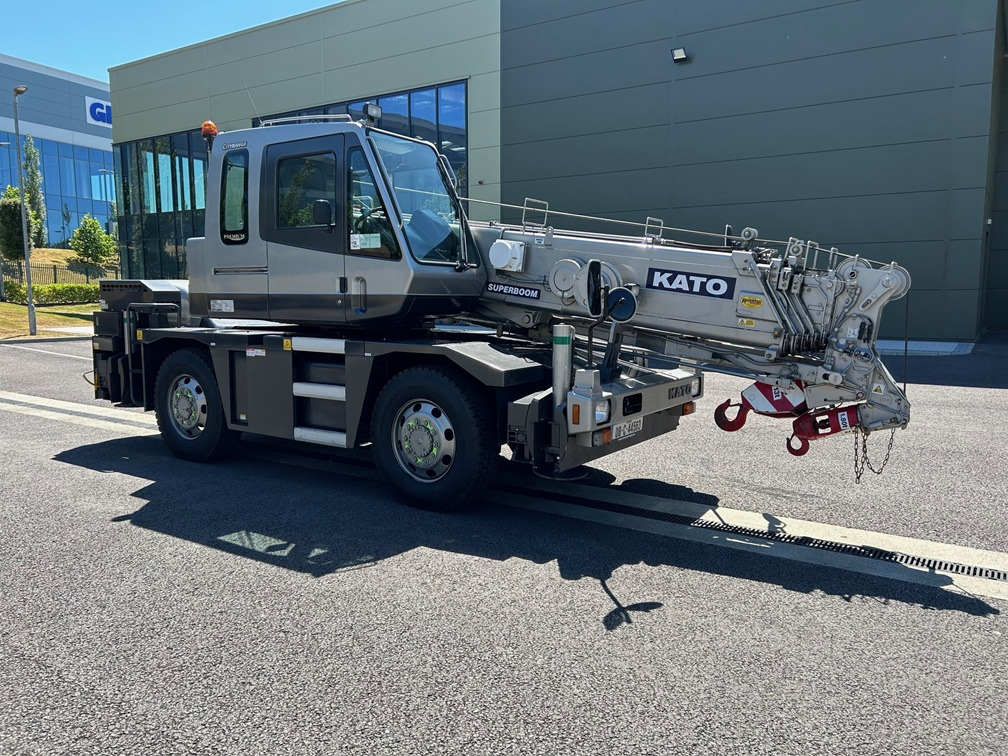 KATO 13 Ton City Crane with Only 6,822kms and 1,362 hours from New - Žeriav pre všetky terény: obrázok 3 KATO 13 Ton City Crane with Only 6,822kms and 1,362 hours from New - Žeriav pre všetky terény: obrázok 3