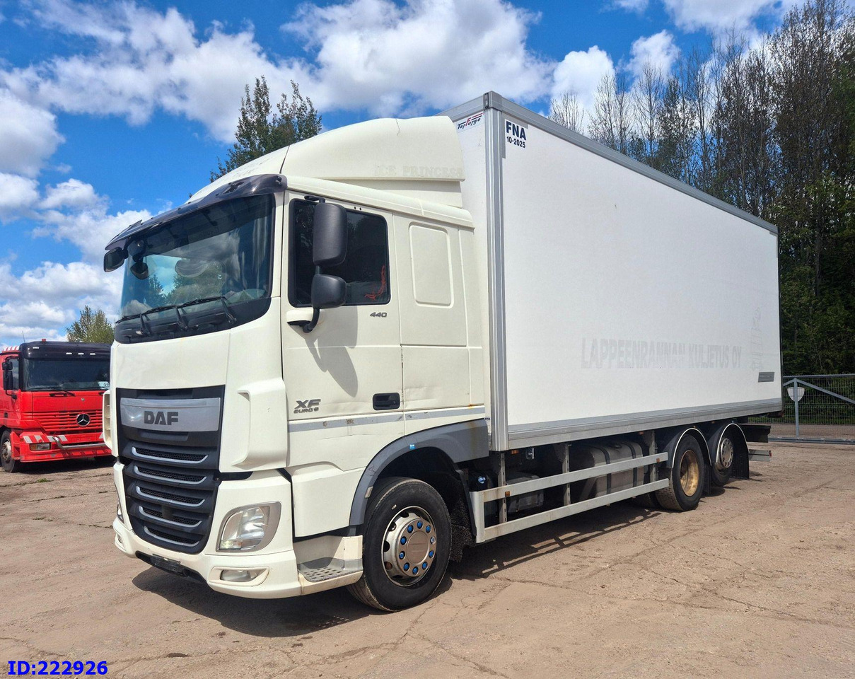 DAF XF 106 440 FAR 6x2 Euro6 - Izotermický nákladní automobil: obrázok 4 DAF XF 106 440 FAR 6x2 Euro6 - Izotermický nákladní automobil: obrázok 4
