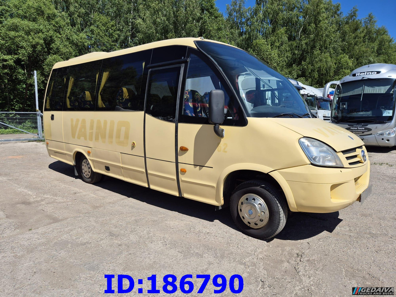 IVECO Wing Daily Tourys 25-seater - Autokar: obrázok 4 IVECO Wing Daily Tourys 25-seater - Autokar: obrázok 4