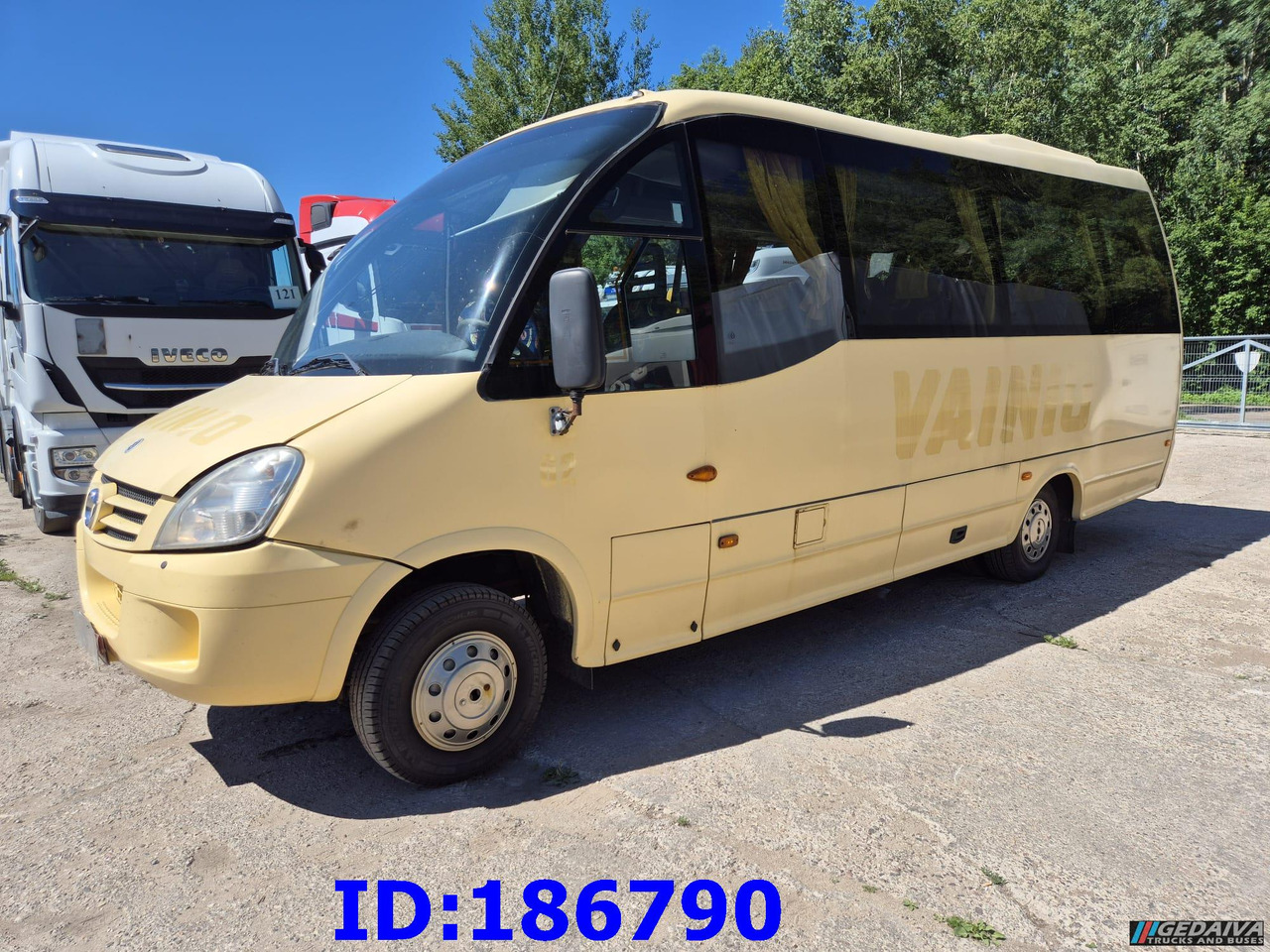 IVECO Wing Daily Tourys 25-seater - Autokar: obrázok 1 IVECO Wing Daily Tourys 25-seater - Autokar: obrázok 1