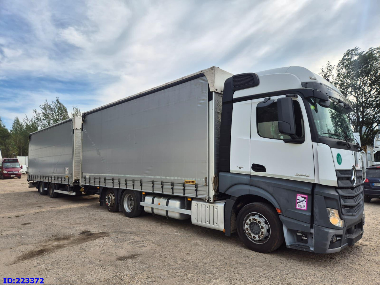 MERCEDES-BENZ Actros 2542 6x2 Euro6 + Wielton trailer - Plachtové nákladné vozidlo: obrázok 4 MERCEDES-BENZ Actros 2542 6x2 Euro6 + Wielton trailer - Plachtové nákladné vozidlo: obrázok 4