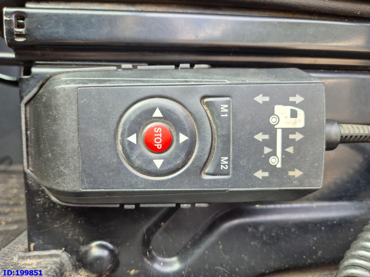 Skříňový nákladní auto MERCEDES-BENZ Actros 2551 6x2 Euro5: obrázok 13