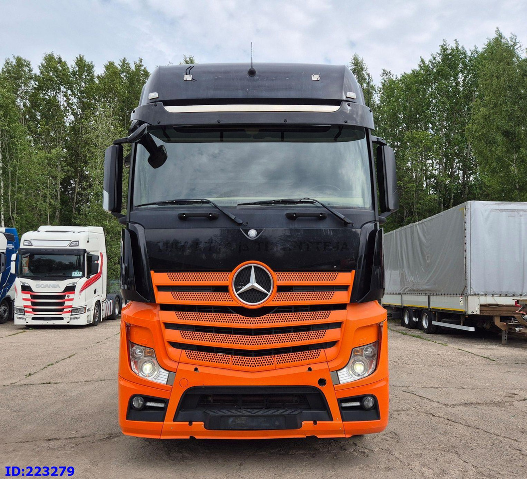 MERCEDES-BENZ Actros 3563 8×4 ( Steering axle) - Podvozek s kabinou: obrázok 2 MERCEDES-BENZ Actros 3563 8×4 ( Steering axle) - Podvozek s kabinou: obrázok 2