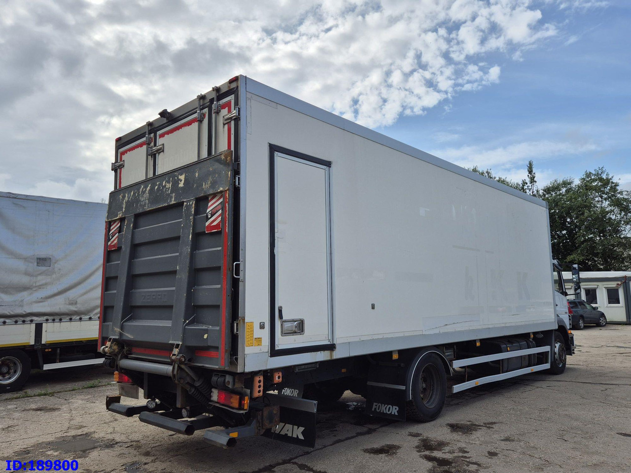 MERCEDES-BENZ Axor 1829 Euro5 Manual + Tail lift - Chladirenské nákladné vozidlo: obrázok 5 MERCEDES-BENZ Axor 1829 Euro5 Manual + Tail lift - Chladirenské nákladné vozidlo: obrázok 5
