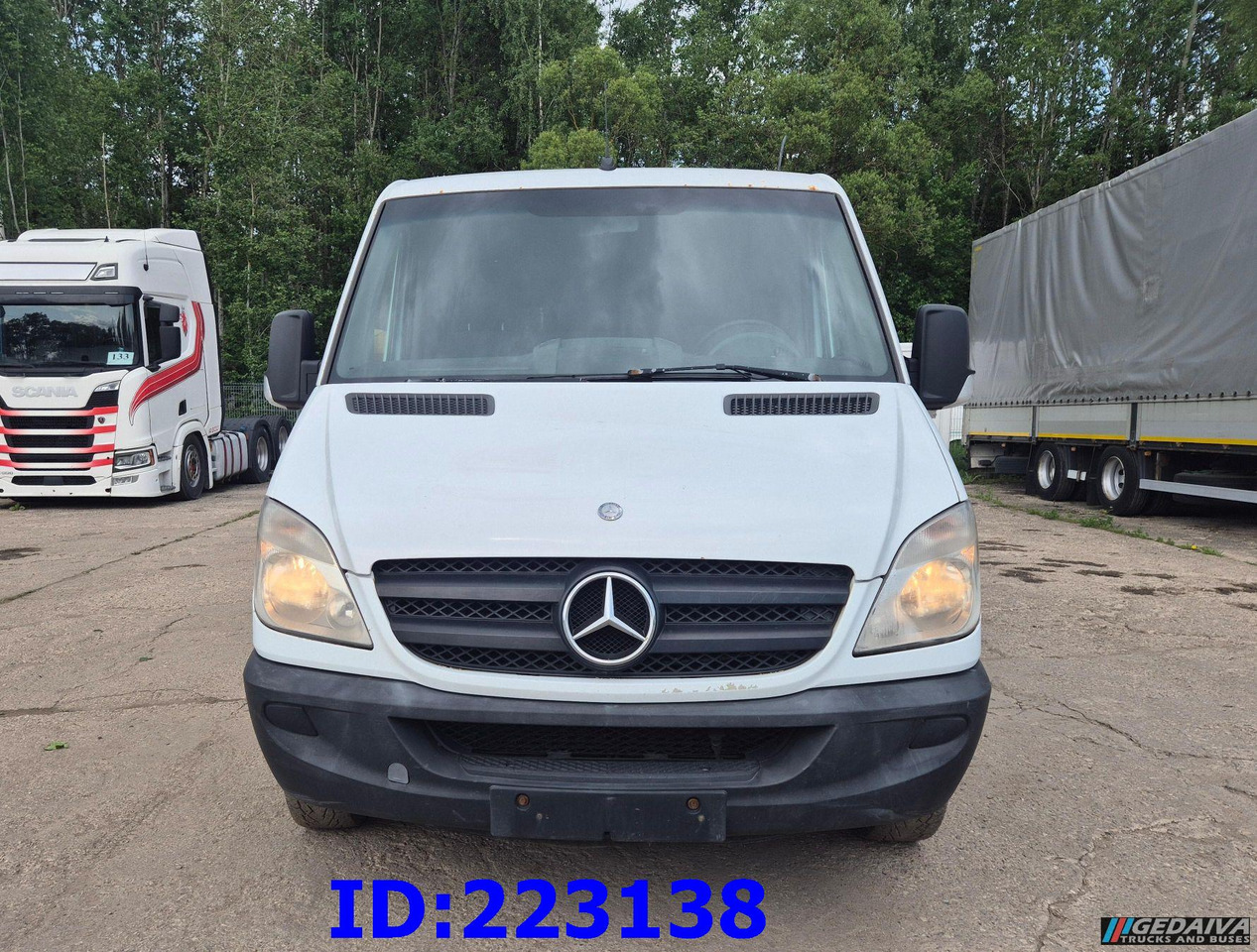 MERCEDES-BENZ Sprinter 213 - Euro5 - Autokar: obrázok 2 MERCEDES-BENZ Sprinter 213 - Euro5 - Autokar: obrázok 2