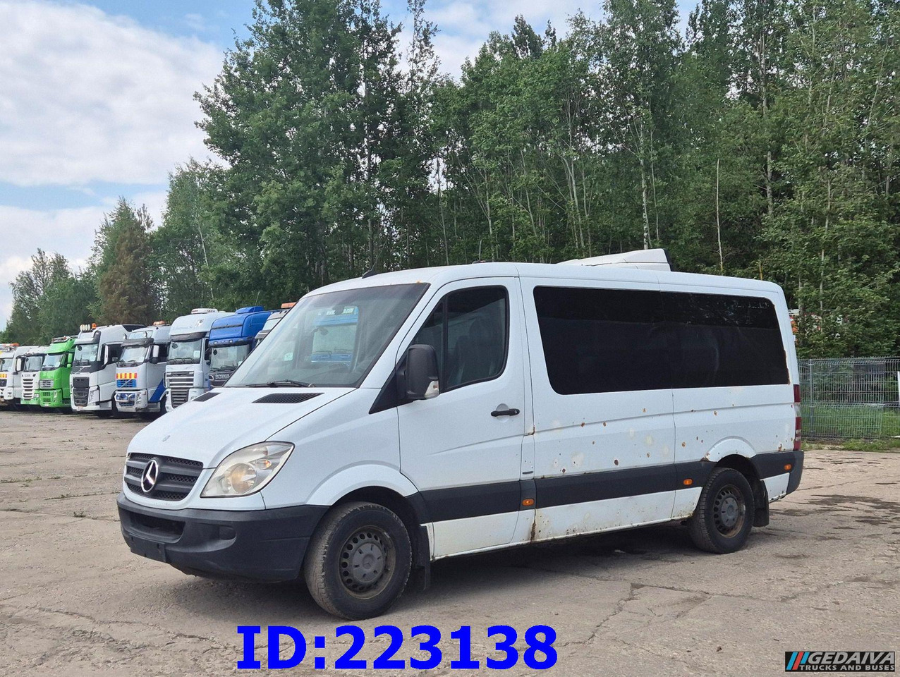 MERCEDES-BENZ Sprinter 213 - Euro5 - Autokar: obrázok 4 MERCEDES-BENZ Sprinter 213 - Euro5 - Autokar: obrázok 4
