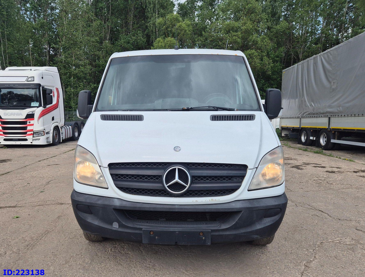 MERCEDES-BENZ Sprinter 213 - Euro5 - Autokar: obrázok 2 MERCEDES-BENZ Sprinter 213 - Euro5 - Autokar: obrázok 2