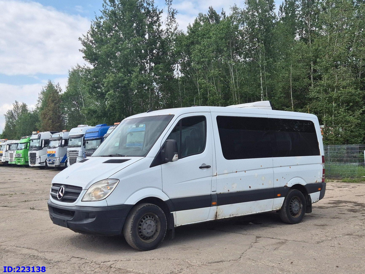 MERCEDES-BENZ Sprinter 213 - Euro5 - Autokar: obrázok 4 MERCEDES-BENZ Sprinter 213 - Euro5 - Autokar: obrázok 4