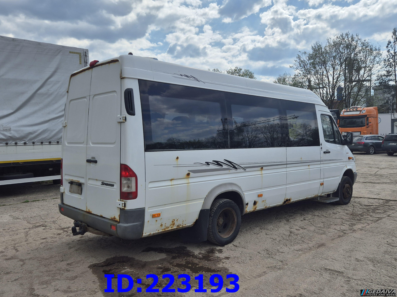 MERCEDES-BENZ Sprinter 416 VIP AC 17-seater - Autokar: obrázok 5 MERCEDES-BENZ Sprinter 416 VIP AC 17-seater - Autokar: obrázok 5
