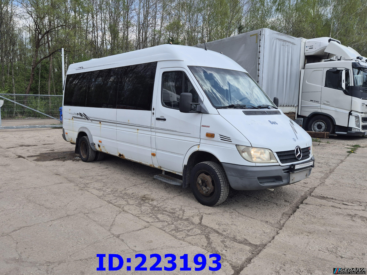 MERCEDES-BENZ Sprinter 416 VIP AC 17-seater - Autokar: obrázok 4 MERCEDES-BENZ Sprinter 416 VIP AC 17-seater - Autokar: obrázok 4