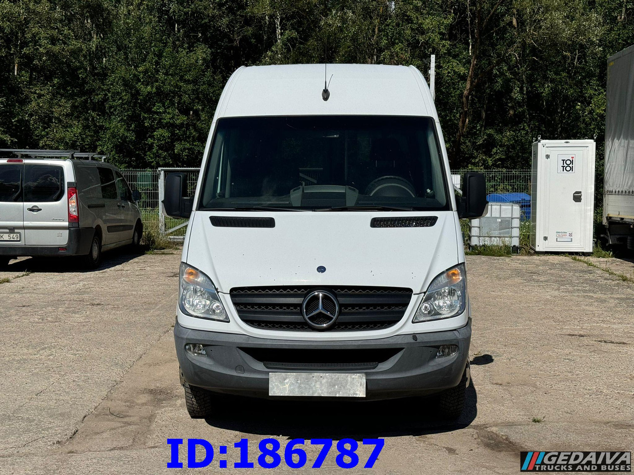 MERCEDES-BENZ Sprinter 516 - 17-seater - Euro5 - Autokar: obrázok 2 MERCEDES-BENZ Sprinter 516 - 17-seater - Euro5 - Autokar: obrázok 2
