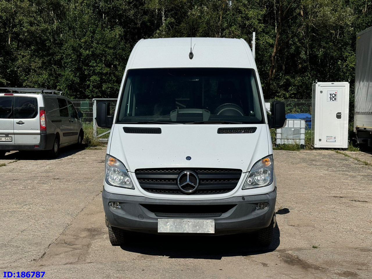 MERCEDES-BENZ Sprinter 516 - 17-seater - Euro5 - Autokar: obrázok 2 MERCEDES-BENZ Sprinter 516 - 17-seater - Euro5 - Autokar: obrázok 2
