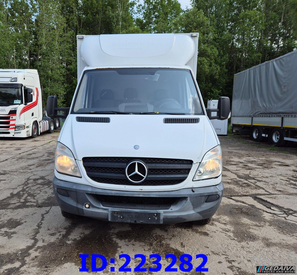 MERCEDES-BENZ Sprinter 516 SUPER - Skříňový nákladní auto: obrázok 2 MERCEDES-BENZ Sprinter 516 SUPER - Skříňový nákladní auto: obrázok 2