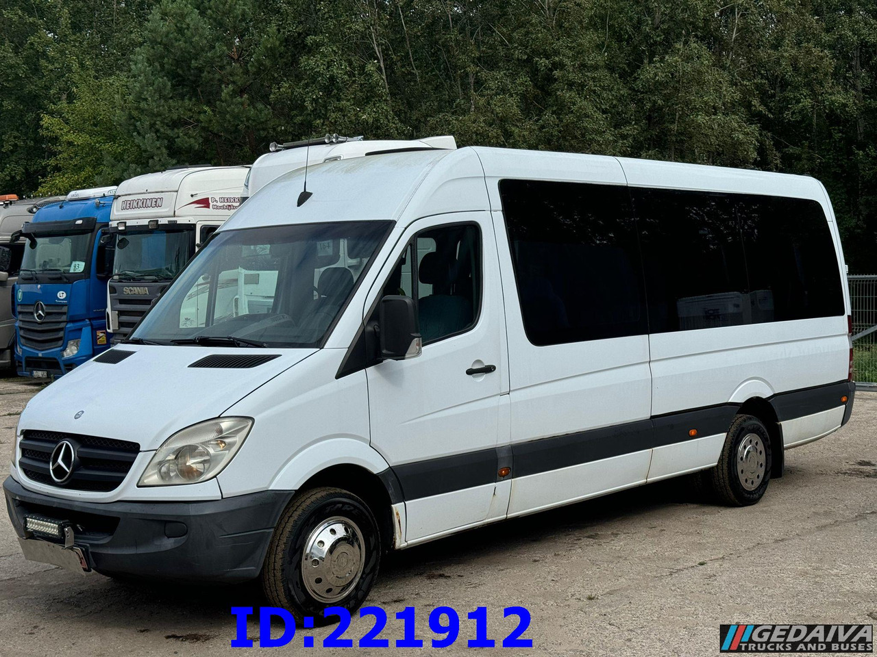 MERCEDES-BENZ Sprinter 518 VIP 17-Place - Autokar: obrázok 1 MERCEDES-BENZ Sprinter 518 VIP 17-Place - Autokar: obrázok 1