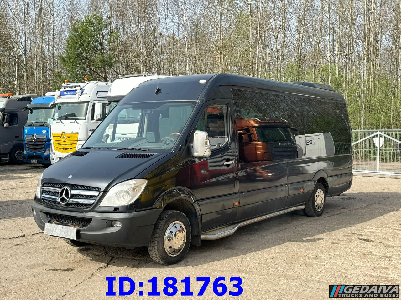 MERCEDES-BENZ Sprinter 518 - VIP - 17 Seater - Autokar: obrázok 1 MERCEDES-BENZ Sprinter 518 - VIP - 17 Seater - Autokar: obrázok 1