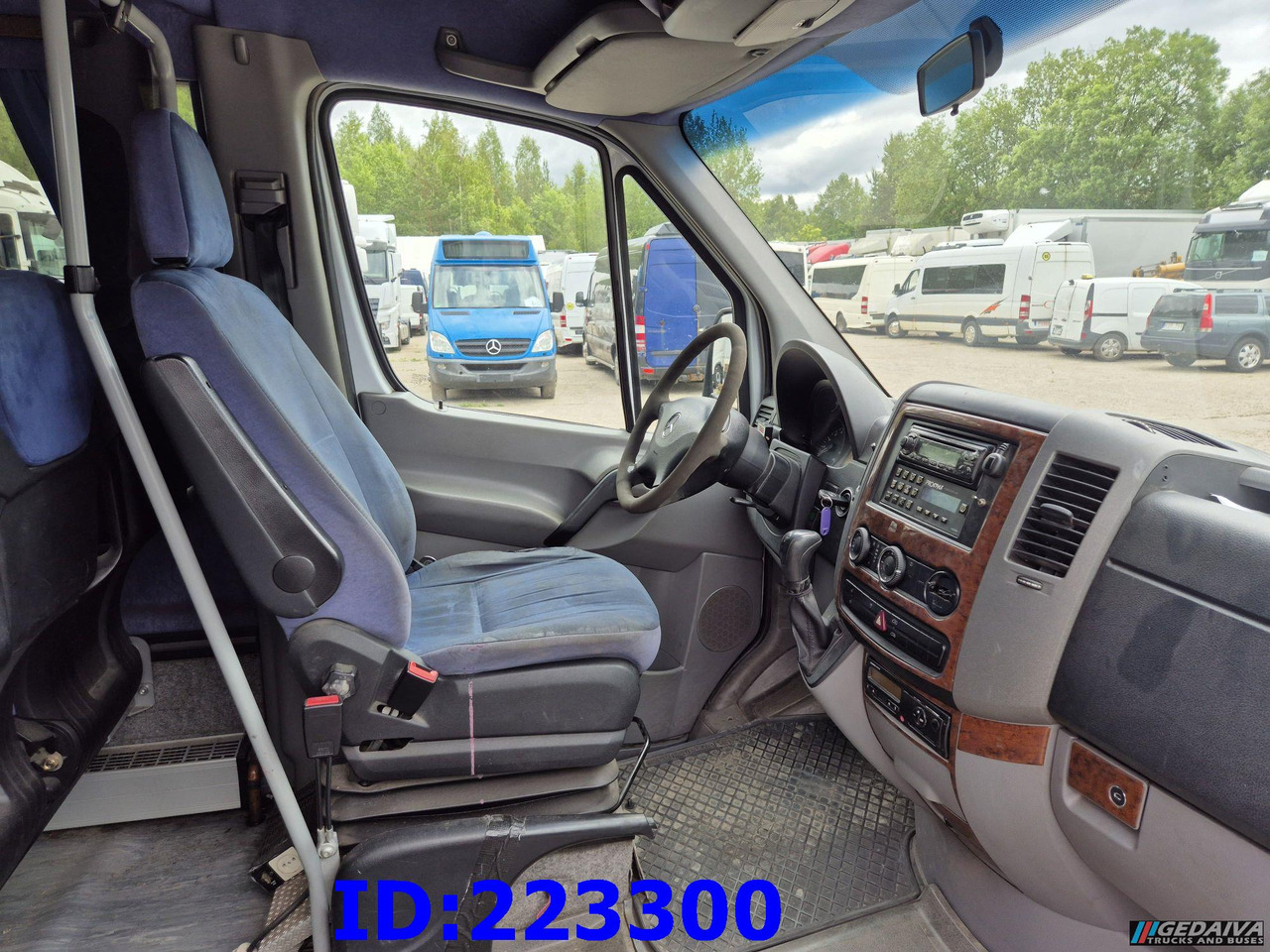 Autokar MERCEDES-BENZ Sprinter 518 VIP - 17 Seater: obrázok 16