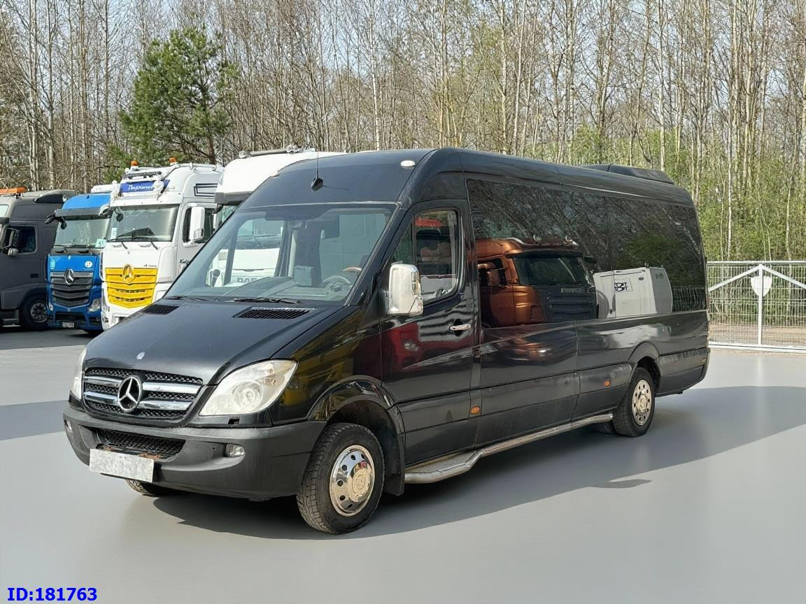 MERCEDES-BENZ Sprinter 518 - VIP - 17 Seater - Autokar: obrázok 1 MERCEDES-BENZ Sprinter 518 - VIP - 17 Seater - Autokar: obrázok 1