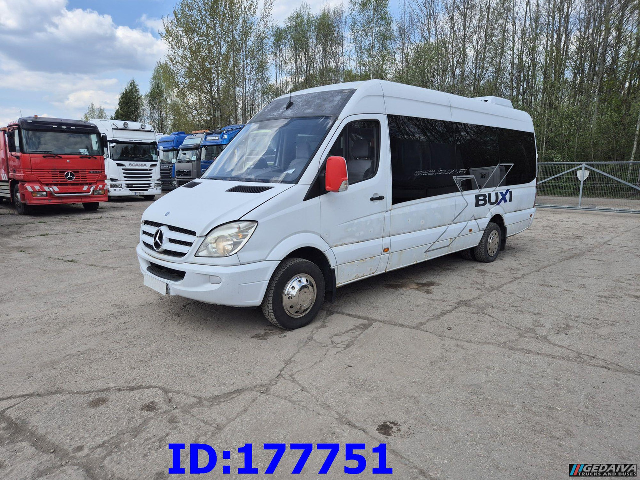 MERCEDES-BENZ Sprinter 518 - VIP - 17-seater - Autokar: obrázok 2 MERCEDES-BENZ Sprinter 518 - VIP - 17-seater - Autokar: obrázok 2