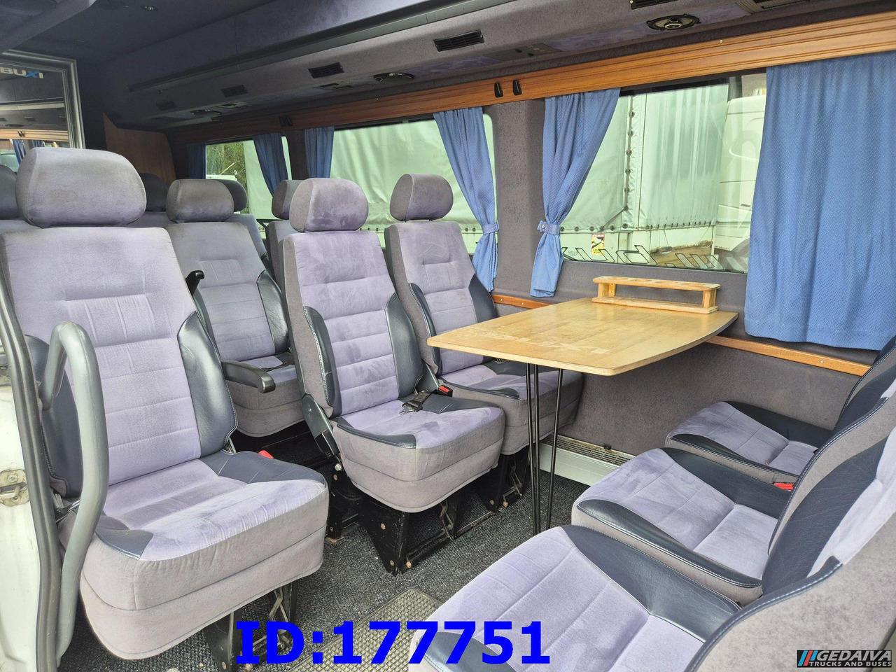 MERCEDES-BENZ Sprinter 518 - VIP - 17-seater - Autokar: obrázok 1 MERCEDES-BENZ Sprinter 518 - VIP - 17-seater - Autokar: obrázok 1
