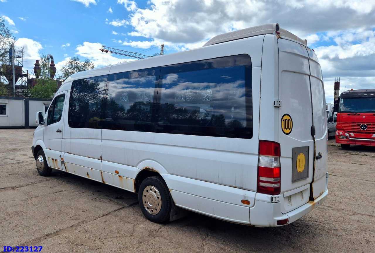 MERCEDES-BENZ Sprinter 518 - VIP -19 Seater - Autokar: obrázok 5 MERCEDES-BENZ Sprinter 518 - VIP -19 Seater - Autokar: obrázok 5