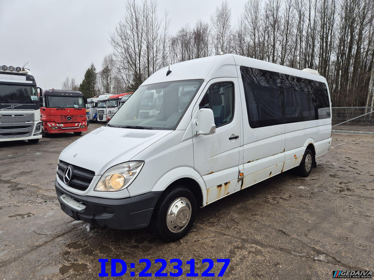 MERCEDES-BENZ Sprinter 518 - VIP -19 Seater - Autokar: obrázok 4 MERCEDES-BENZ Sprinter 518 - VIP -19 Seater - Autokar: obrázok 4