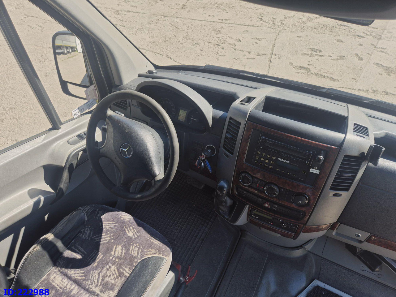 Minibus, Mikrobus MERCEDES-BENZ Sprinter 519 VIP - 17 Seater: obrázok 12 Minibus, Mikrobus MERCEDES-BENZ Sprinter 519 VIP - 17 Seater: obrázok 12