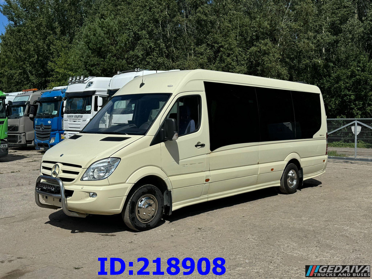 MERCEDES-BENZ Sprinter 519 VIP 18-Place Prostyle Euro5 - Autokar: obrázok 4 MERCEDES-BENZ Sprinter 519 VIP 18-Place Prostyle Euro5 - Autokar: obrázok 4