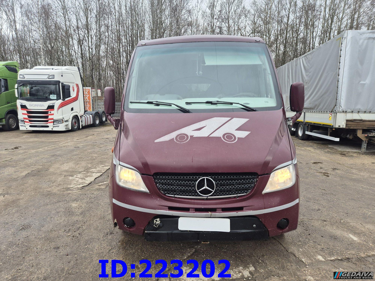 MERCEDES-BENZ Sunrider 818D Vario 33 - Seater - Autokar: obrázok 2 MERCEDES-BENZ Sunrider 818D Vario 33 - Seater - Autokar: obrázok 2