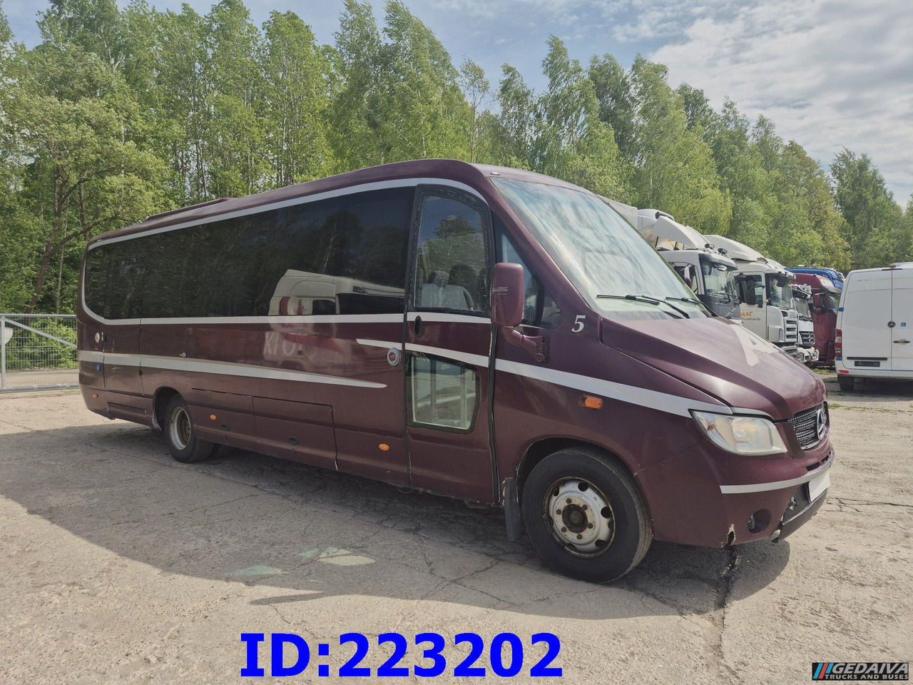 MERCEDES-BENZ Sunrider 818D Vario 33 - Seater - Autokar: obrázok 4 MERCEDES-BENZ Sunrider 818D Vario 33 - Seater - Autokar: obrázok 4