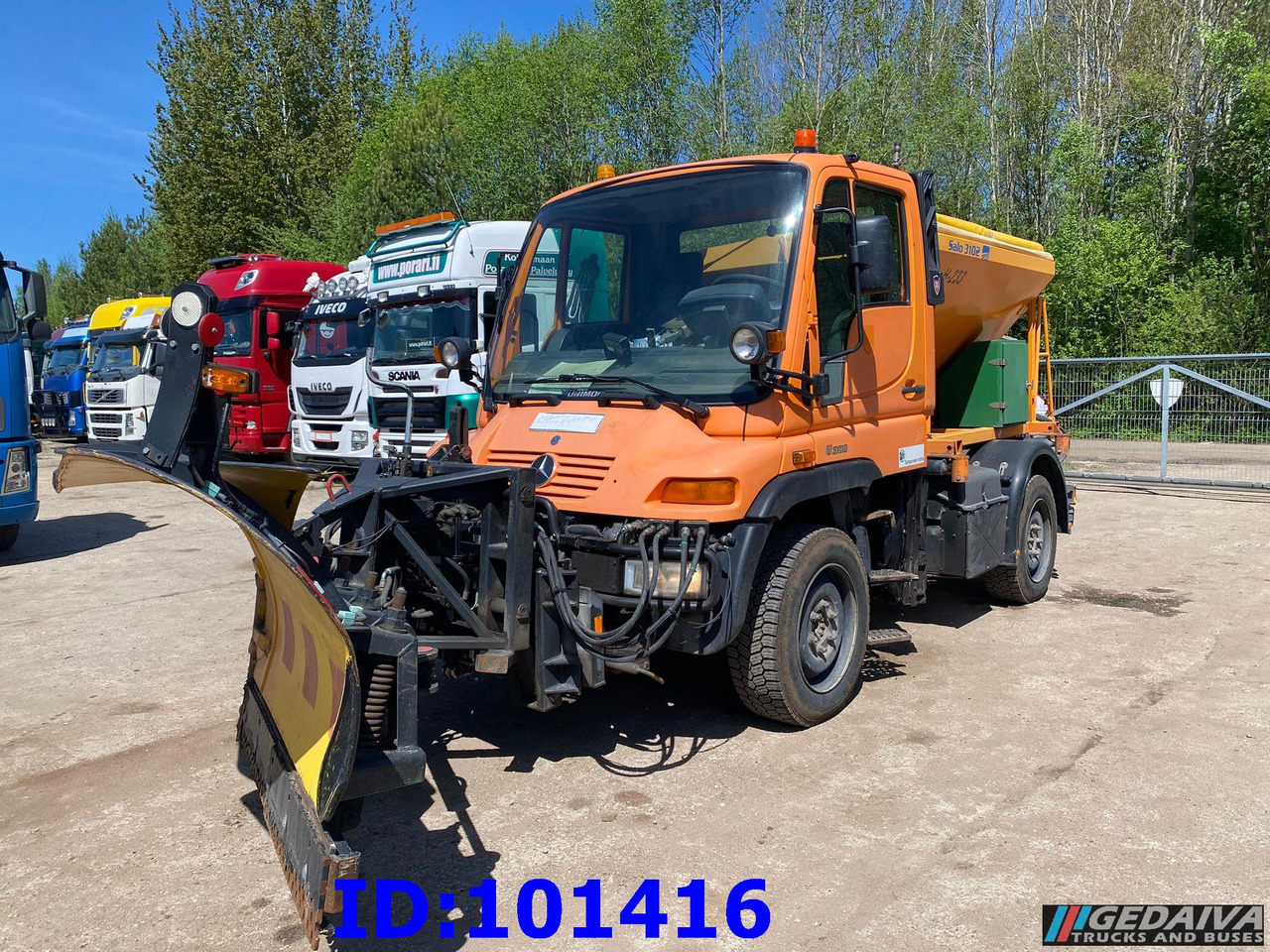 MERCEDES-BENZ Unimog U300 4X4 - Vozidlo na odpratávanie snehu: obrázok 1 MERCEDES-BENZ Unimog U300 4X4 - Vozidlo na odpratávanie snehu: obrázok 1
