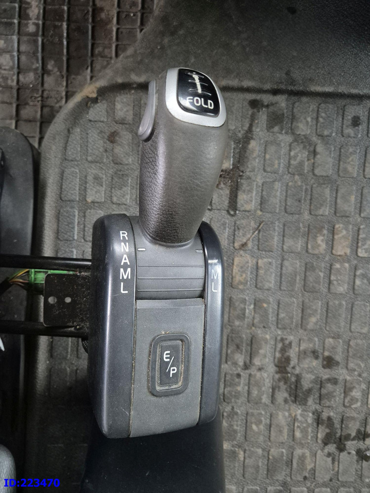 Podvozek s kabinou VOLVO FH12 420HP 6x2: obrázok 16