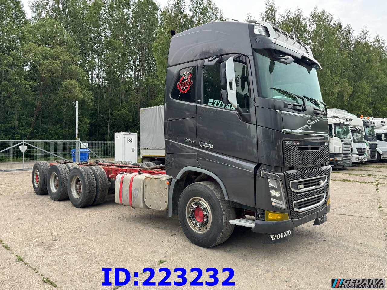 VOLVO FH16 700HP 8X4 Big Axles - Podvozek s kabinou: obrázok 4 VOLVO FH16 700HP 8X4 Big Axles - Podvozek s kabinou: obrázok 4