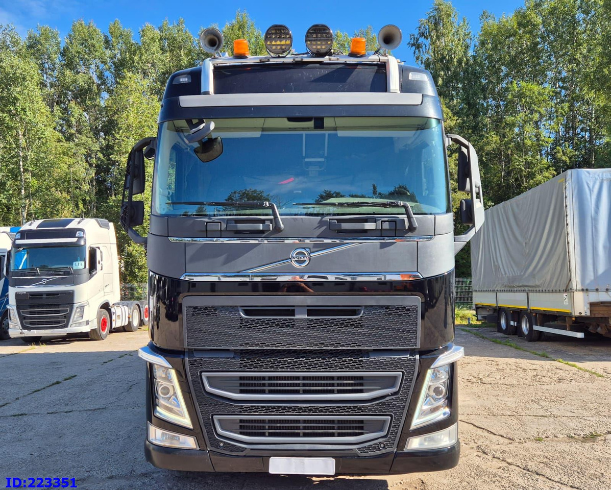 VOLVO FH16 750HP - 8x4-Steering axle - Plachtové nákladné vozidlo: obrázok 2 VOLVO FH16 750HP - 8x4-Steering axle - Plachtové nákladné vozidlo: obrázok 2