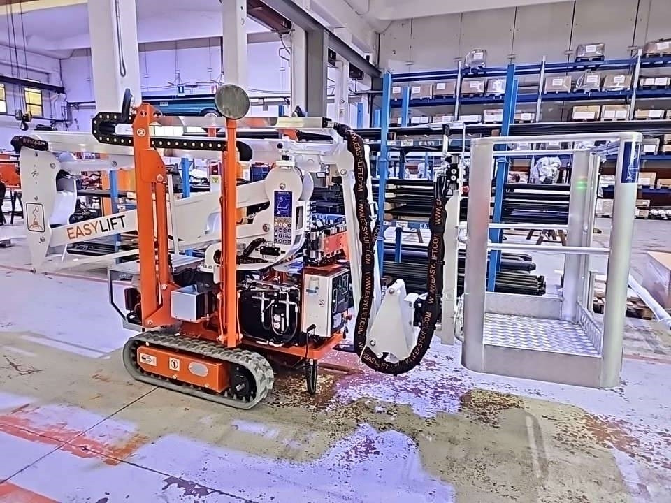 EasyLift R130 - Kĺbová pracovná plošina: obrázok 2 EasyLift R130 - Kĺbová pracovná plošina: obrázok 2