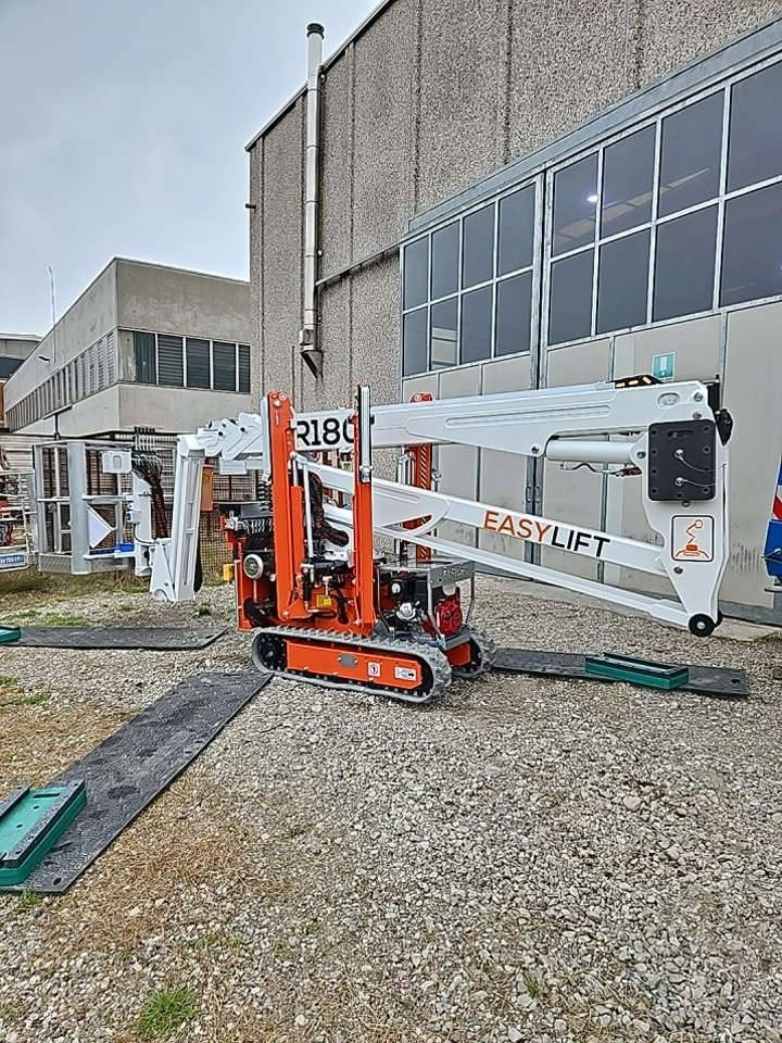 EasyLift R180 - Kĺbová pracovná plošina: obrázok 1 EasyLift R180 - Kĺbová pracovná plošina: obrázok 1
