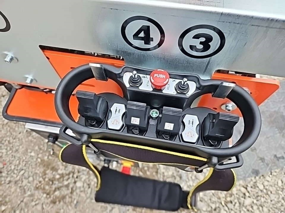 EasyLift R180 - Kĺbová pracovná plošina: obrázok 3 EasyLift R180 - Kĺbová pracovná plošina: obrázok 3